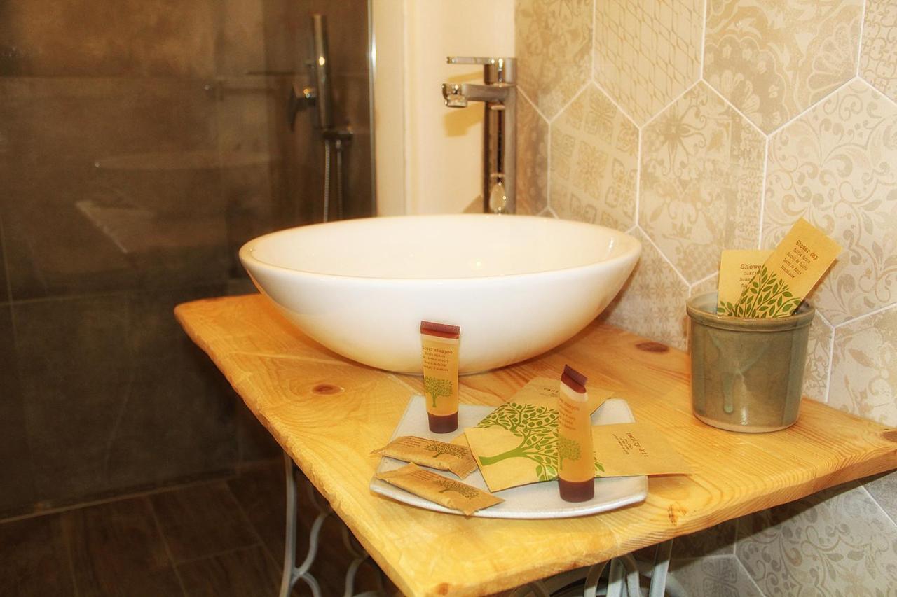 Deluxe Double Room,1032461159:JPEG